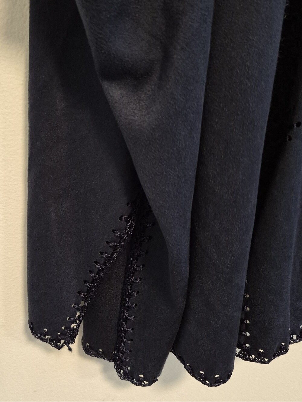 Chico's Ruana Wrap Faux Suede Navy Blue Cover Up Jacket Crochet Size S/M - Picture 7 of 13